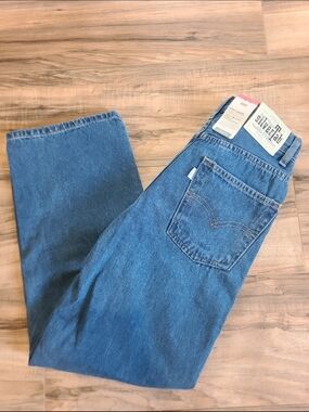 NWT Levis Silvertab Stay Loose Boys/ Petite Jeans 12 Reg 26W x 27L Straight Lwg